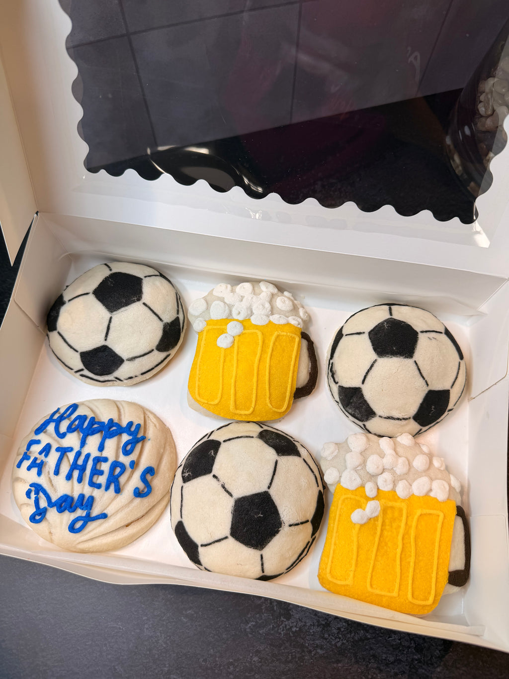 ⚽🍺 Father’s Day Soccer & Beers Concha Box