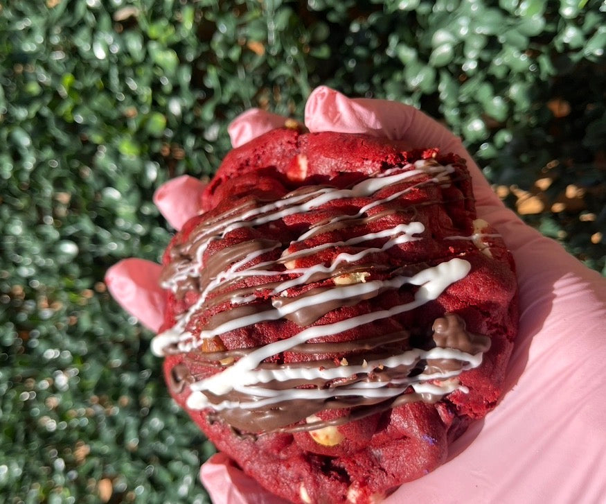 Red Velvet Cheesecake Cookie
